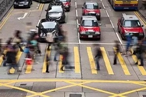 車輛右轉(zhuǎn)彎時不注意這些！兩本駕照都不夠扣，老司機都會犯錯！