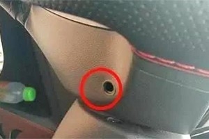 交警提醒：方向盤下有個小機關(guān)，作用很大！